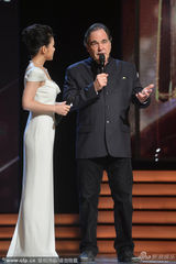 组图：首届上影节主席奥利弗·斯通获终身成就