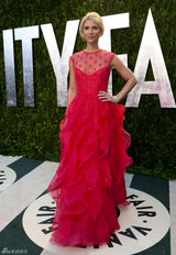 高清组图：奥斯卡派对克莱尔-丹妮斯玫红色礼服