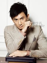 组图：吴奇隆卖萌鬼马9连拍 嘟嘴吐舌显萌主本色