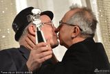 组图：罗萨-冯-柏汉获摄影机奖 遭主席热烈强吻