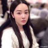 组图：金庸寿宴合影美女私照曝光 清纯可爱略萌