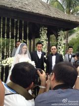 组图：直击杨幂婚礼激动落泪 刘恺威亲吻新娘