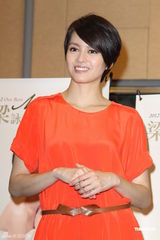 组图：梁咏琪专心个唱不造人 将唱西班牙歌曲送老公