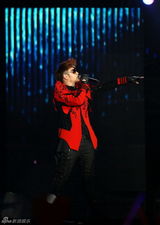 组图：潘玮柏北京演唱会 与吴克群基情亲嘴