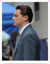 组图：莱昂纳多现身《华尔街之狼》片场