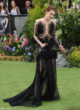 高清图：《白雪公主与猎人》伦敦首映 塞隆美艳