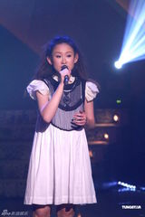 组图：《劲歌金曲》录影 黄耀明张继聪王菀之献唱