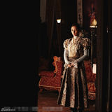 组图：王子文《辛亥革命》法式造型高贵典雅