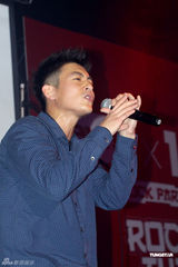 组图：陈冠希现身京城任表演嘉宾 艳照门曾一度迷失