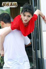 组图：《百万巨鳄》曝剧照大S疯癫有型