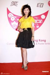 组图：赵雅芝优雅亮相 否认港姐出席富豪饭局