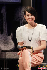 组图：刘若英婚后首发新专辑 MV变冷艳美女玩酷