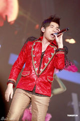 周杰伦演唱会与脱衣舞娘热舞 气氛异常火爆(图)