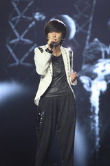 组图：快乐女声10进9将打响 10强选手集体彩排