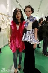 周楚楚抹胸长裙性感出挑 刘雨欣中国风抢眼(图)