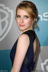 高清组图：艾玛-罗伯兹蓝色礼服亮相金球奖派对