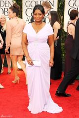 组图：奥克塔维亚-斯宾瑟浅紫色礼服亮相红毯