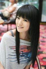 高清组图：安以轩淑女装亮相 大眼清亮气质迷人