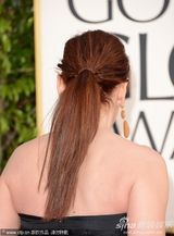 组图：金球奖红毯黛伯拉-梅辛黑裙优雅