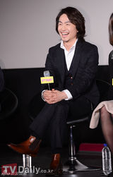 组图：李诗英携《想你》警官吴政世宣传新片