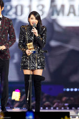 组图：G-DRAGON包揽2013MAMA四奖创佳绩