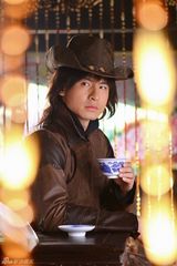 组图：钱泳辰《赏金猎人》演绎侠骨柔情探案传奇