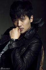 组图：高云翔新写真展硬朗气质