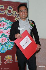 组图：黎耀祥出席救助贫困慈善活动 称演员只管演戏