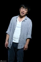 组图：孟京辉《活着》再演 黄渤彰显舞台能量