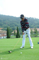 组图：邬君梅举办慈善晚宴 赵宝刚伊能静献爱心