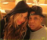 碧昂斯被老公公主抱娇羞 狂饮酒破怀孕传闻