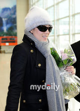 组图：中国女演员巩俐赴韩宣传新片《上海》