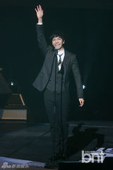 组图：李升基等助阵恩师李善姬发片激情献唱