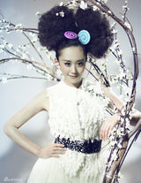 组图：海陆冬日写真俏丽 娇嫩化身芭比娃娃