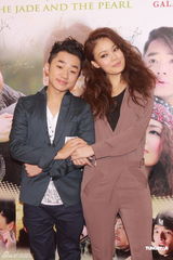 高清图：《翡翠明珠》首映 阿Sa(蔡卓妍)容祖儿等群星助阵