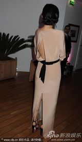 组图：李冰冰戛纳参与派对和邓文迪亲密合影