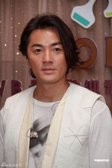 组图：郑伊健古天乐比拼帅气