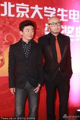 组图：张雨绮陈柏霖等群星现身北京大影节红毯