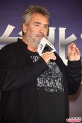 组图：吕克-贝松新片台北取景 赞台湾人美地美