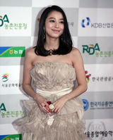 高清图：少女时代等出席首尔文化艺术大奖颁奖典礼