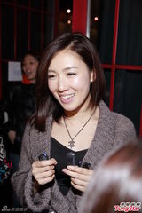 组图：《法网嚣雄》办庆功宴 郭晋安欢乐助阵