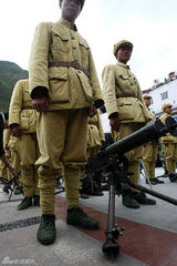 幻灯：《新康定情歌》开机 苏有朋居文沛遇高原反应