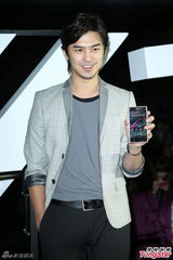 组图：陈柏霖帅气亮相 对新戏角色保密到家