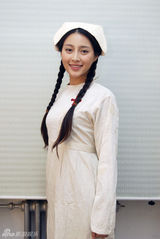 组图：新《亮剑》定妆照 甘婷婷黄志忠塑战争情侣