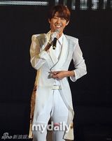 组图：韩团帝国之子出道4年首次举办演唱会