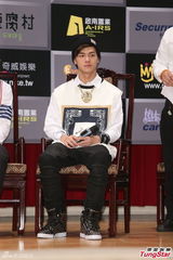 组图：TEENTOP来台吸粉 秀性感部位惹粉丝尖叫