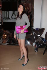 组图：徐濠萦染金发亮相称陈奕迅不刻意减肥