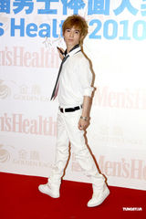 高清组图：夏雨苗圃等出席男士体面大奖颁奖礼