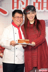 组图：李宗盛范玮琪为美食站台 呼吁家庭温暖
