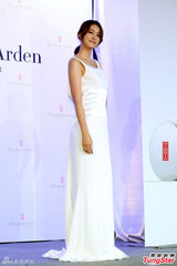 组图：韩星柳仁英赴台代言 望与周杰伦合作